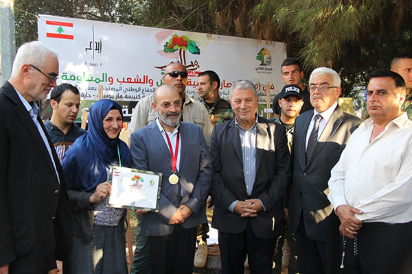 وزير الدفاع افتتح مرسم النصر في حارة حريك وزير الدفاع افتتح مرسم النصر في حارة حريك