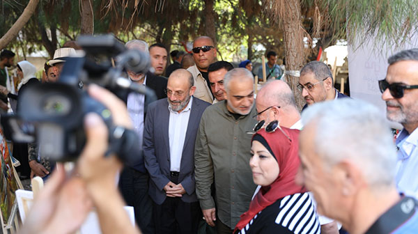 وزير الدفاع افتتح مرسم النصر في حارة حريك وزير الدفاع افتتح مرسم النصر في حارة حريك