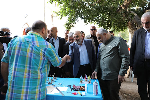 وزير الدفاع افتتح مرسم النصر في حارة حريك وزير الدفاع افتتح مرسم النصر في حارة حريك