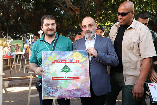 وزير الدفاع افتتح مرسم النصر في حارة حريك وزير الدفاع افتتح مرسم النصر في حارة حريك