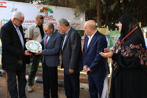 وزير الدفاع افتتح مرسم النصر في حارة حريك وزير الدفاع افتتح مرسم النصر في حارة حريك