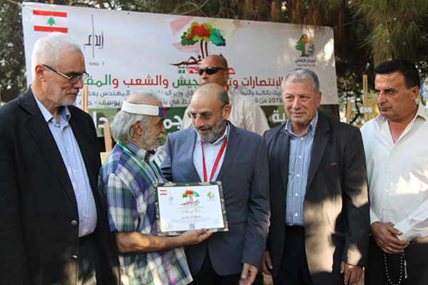 وزير الدفاع افتتح مرسم النصر في حارة حريك وزير الدفاع افتتح مرسم النصر في حارة حريك