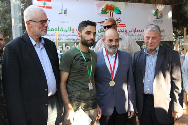 وزير الدفاع افتتح مرسم النصر في حارة حريك وزير الدفاع افتتح مرسم النصر في حارة حريك