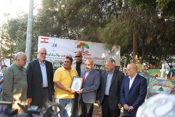 وزير الدفاع افتتح مرسم النصر في حارة حريك وزير الدفاع افتتح مرسم النصر في حارة حريك